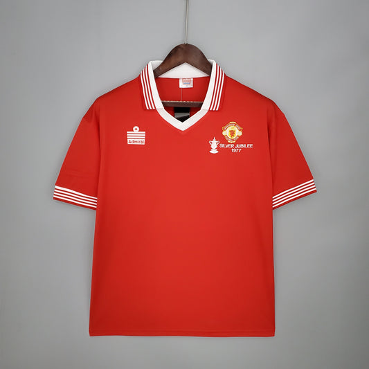 MANCHESTER UNITED I 1977 HOMBRES (RETRO)