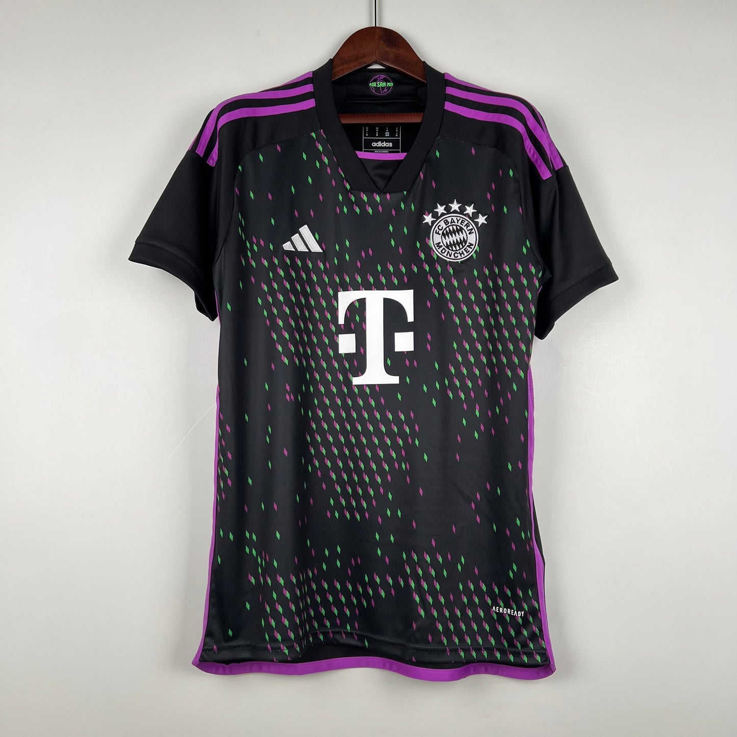 CAMISETA BAYERN MÚNICH 23/24 (HOMBRE)